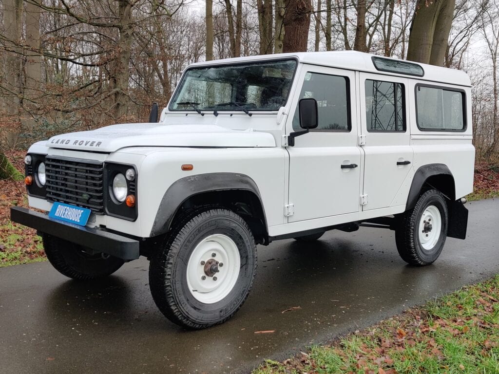 Aas Labe Malaise Riverhouse Mini | 2014 LHD Defender 110 2.2 Tdci NEW with delivery mileage