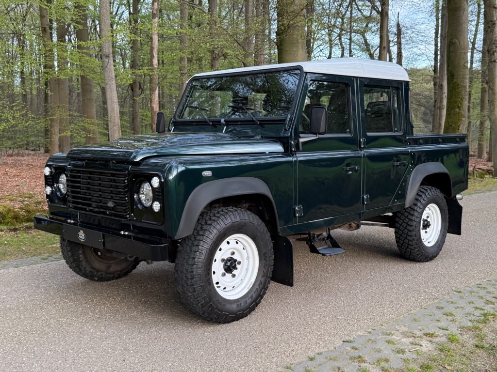2013 Defender 110 Crewcab Aintree Green 2.2 left front big
