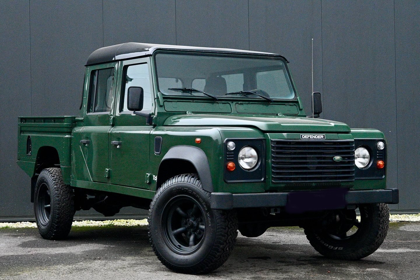 2001 Defender 130 Td5 Conisten Green right front